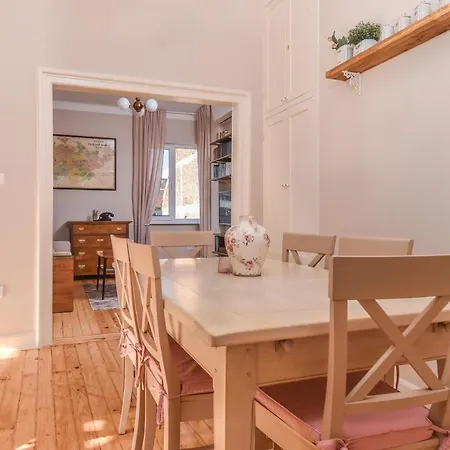 Chez Marie - Cozy One-bedroom With Balcony By Flat Mаnager * 索菲亞