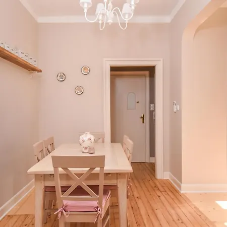 Apartament Chez Marie - Cozy One-bedroom With Balcony By Flat Mаnager