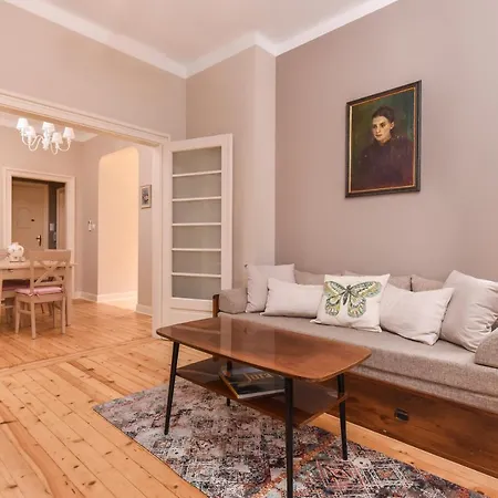 Chez Marie - Cozy One-bedroom With Balcony By Flat Mаnager * София