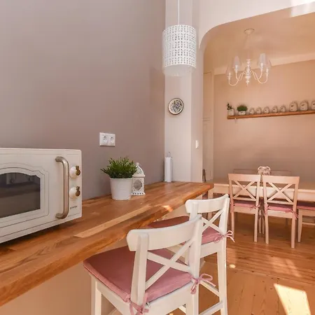 Апартаменты Chez Marie - Cozy One-bedroom With Balcony By Flat Mаnager