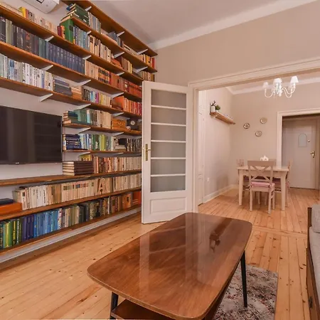 Chez Marie - Cozy One-bedroom With Balcony By Flat Mаnager *